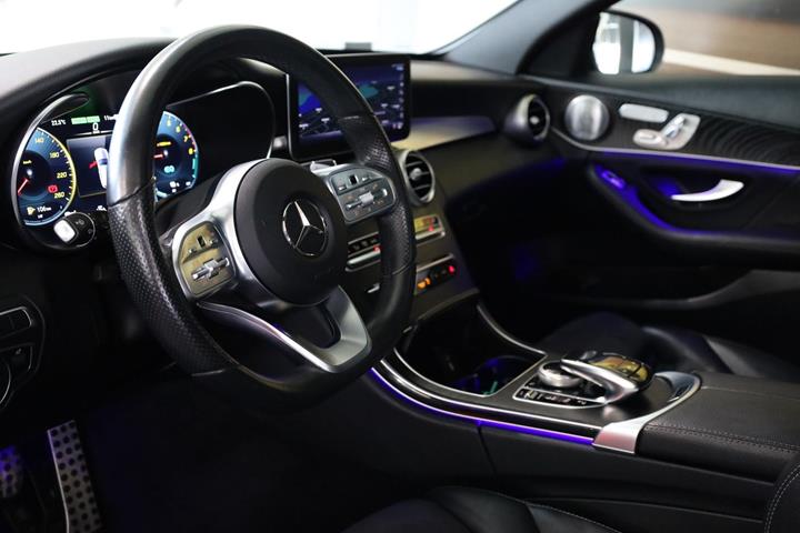 Sort Mercedes C300 e fra 2020
