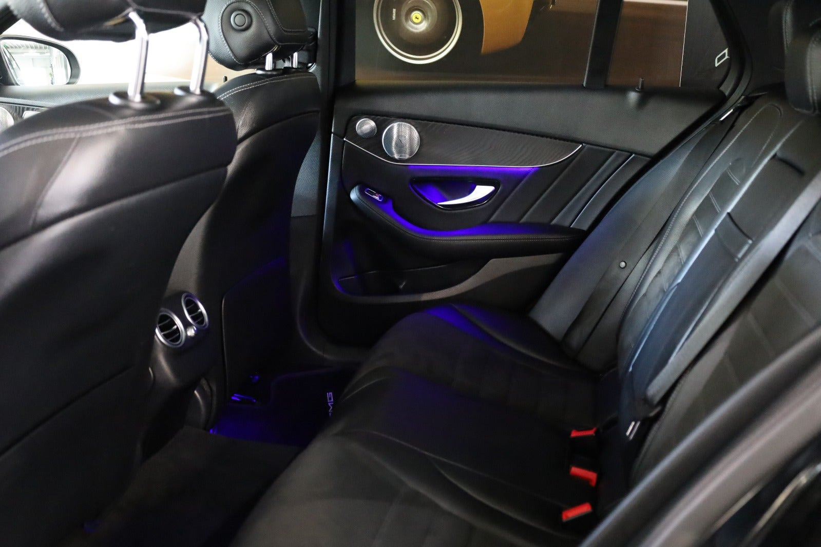 Sort Mercedes C300 e fra 2020