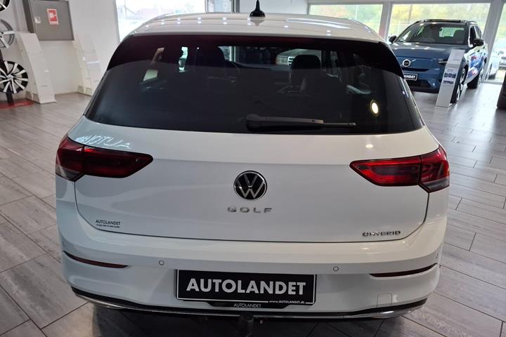 Hvid VW Golf VIII fra 2021