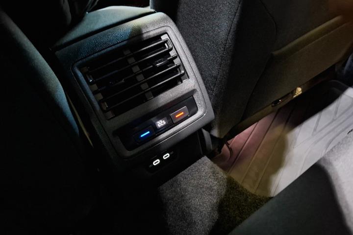 Hvid VW Golf VIII fra 2021
