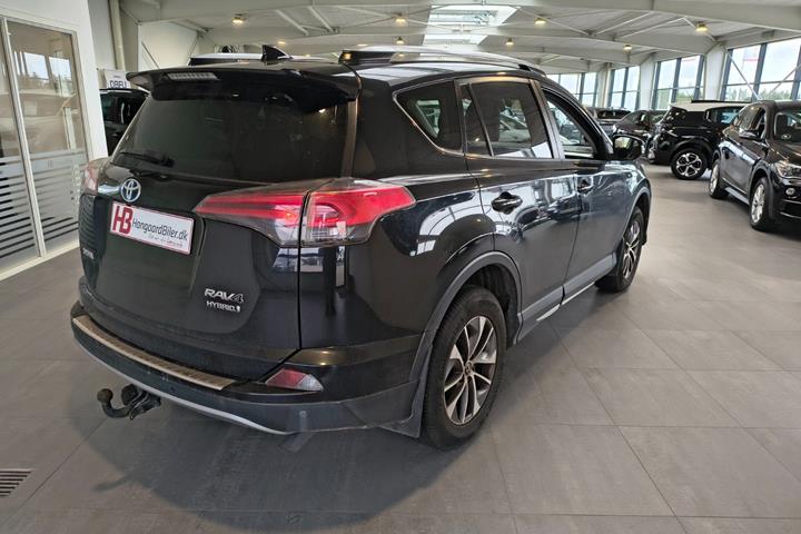 Grå Toyota RAV4 fra 2017