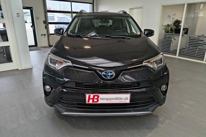 Grå Toyota RAV4 fra 2017