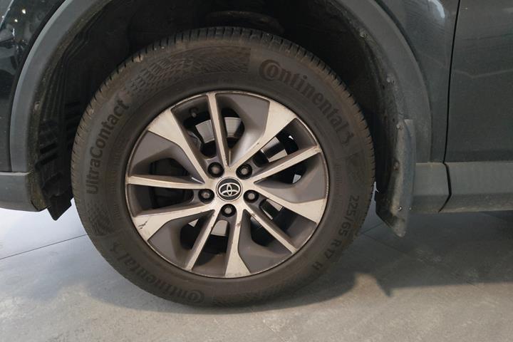 Grå Toyota RAV4 fra 2017