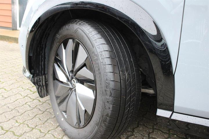 Grå Nissan Ariya fra 2024