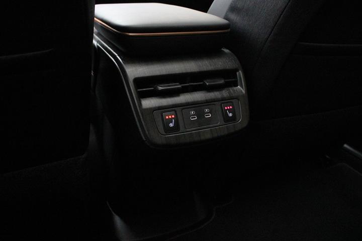 Grå Nissan Ariya fra 2024