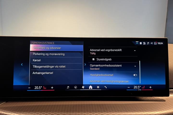 Blå BMW i4 fra 2025
