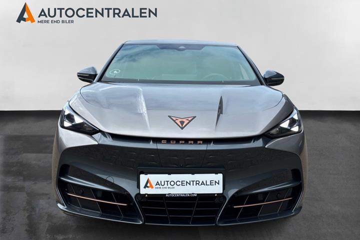 Beige Cupra Tavascan fra 2025