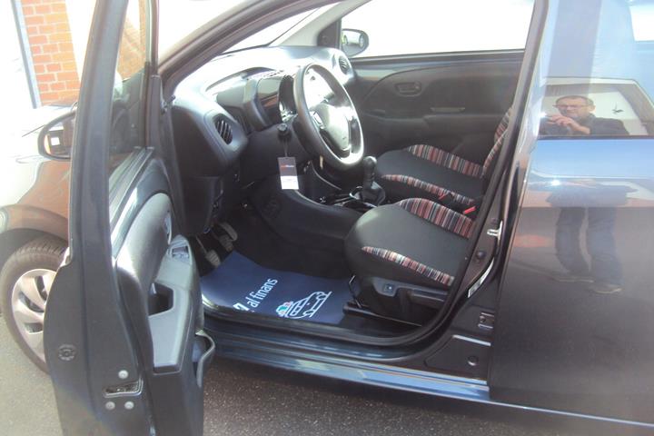 Grå Citroën C1 fra 2021