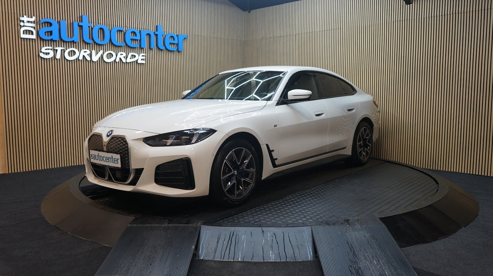 Hvid BMW i4 fra 2025