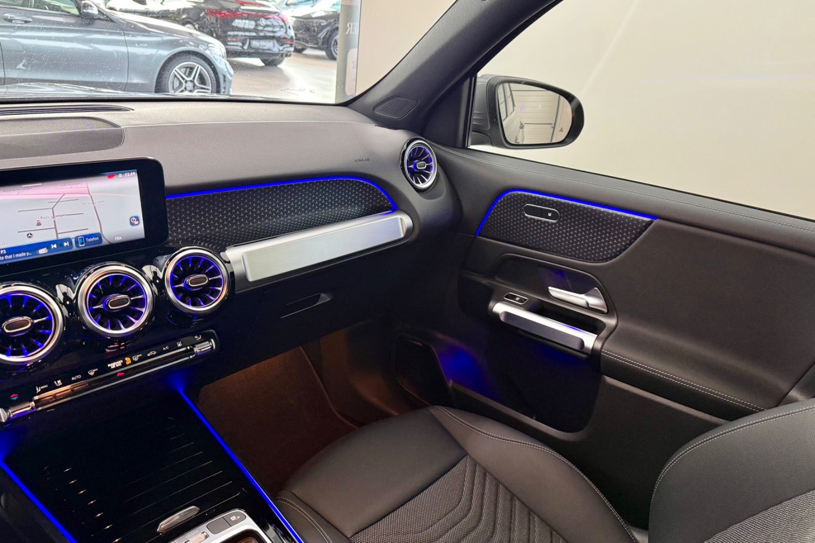 Grå Mercedes EQB250+ fra 2025
