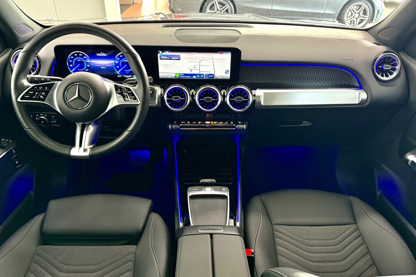 Grå Mercedes EQB250+ fra 2025