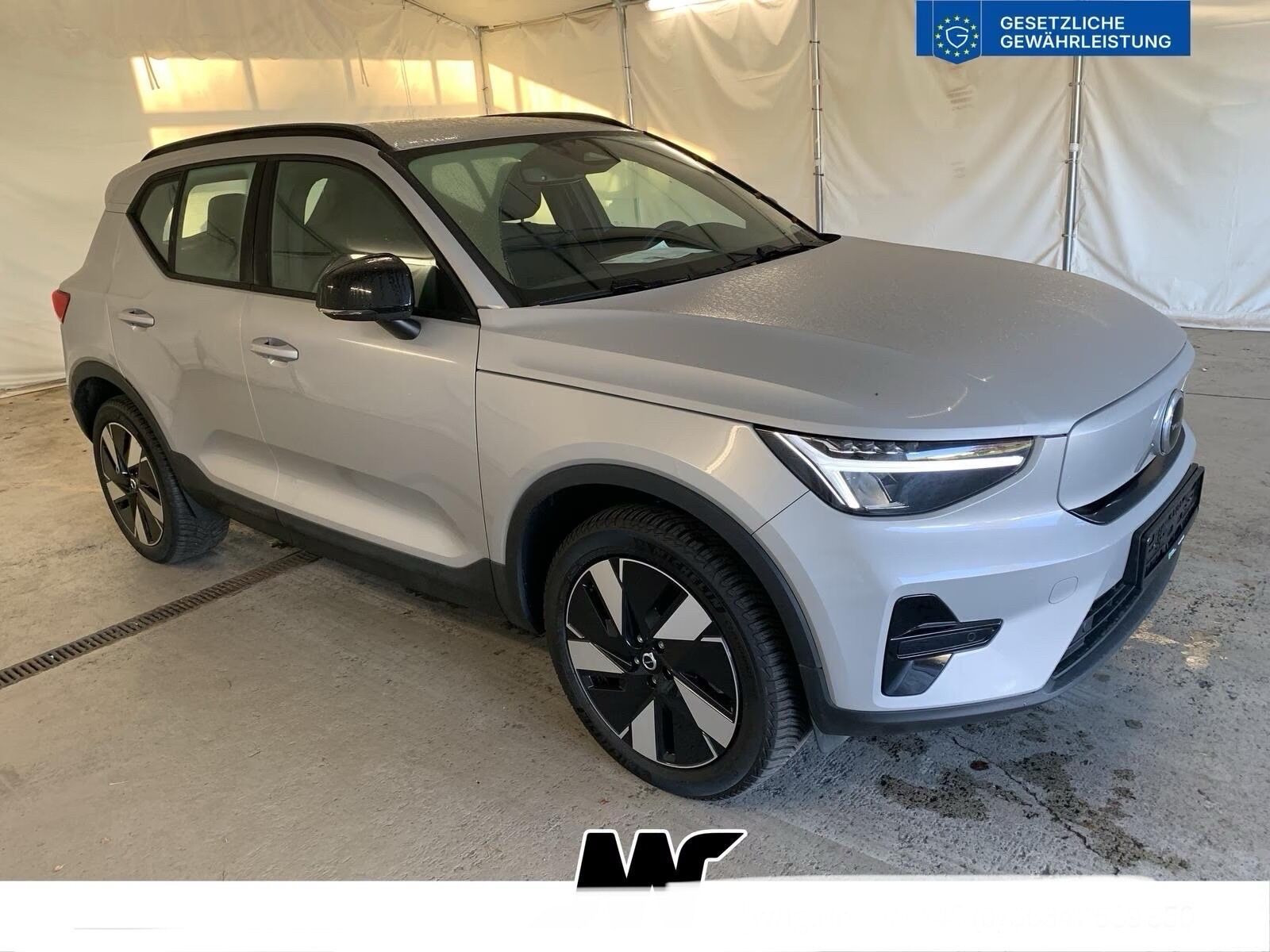Sølv Volvo XC40 fra 2024