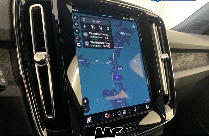 Sølv Volvo XC40 fra 2024
