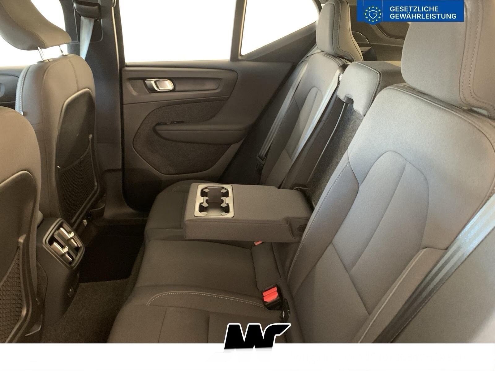 Sølv Volvo XC40 fra 2024