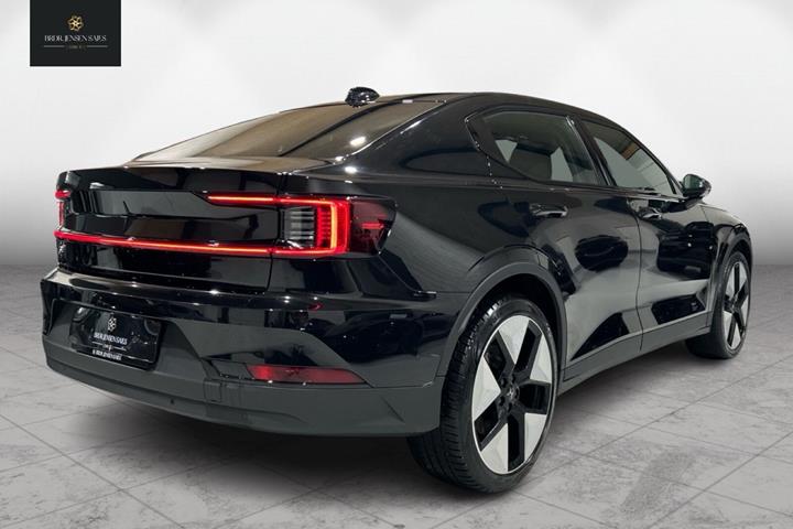 Sort Polestar 2 fra 2023