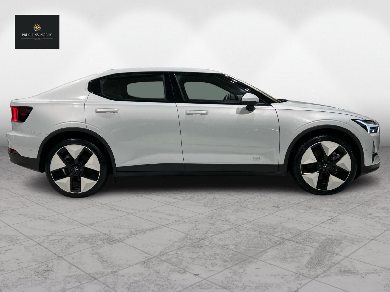 Grå Polestar 2 fra 2023