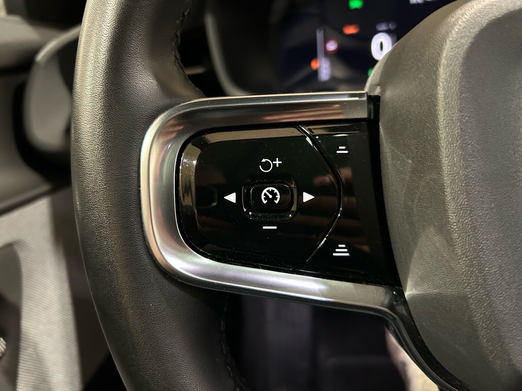 Grå Polestar 2 fra 2023