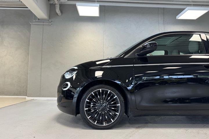 Sort Fiat 500e fra 2023