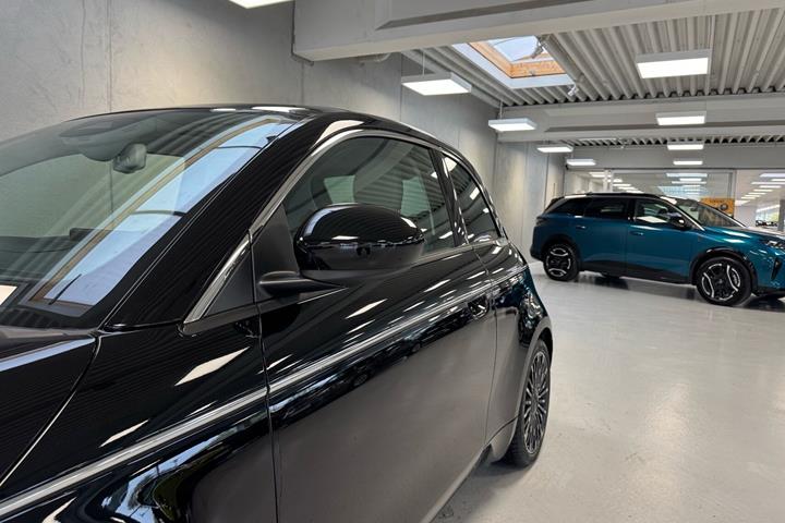 Sort Fiat 500e fra 2023