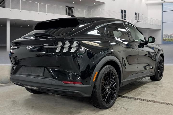 undefined Ford Mustang Mach-E fra 2022