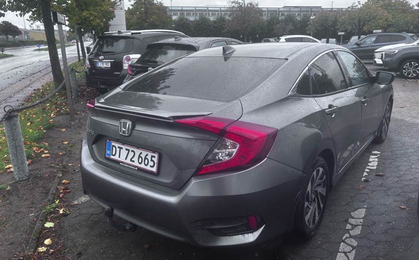 Honda Civic 1,5 VTEC Turbo Elegance Navi 182HK 6g
