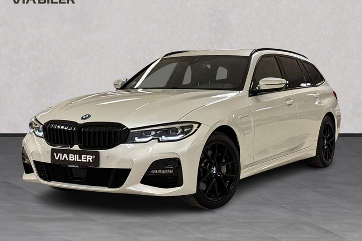 undefined BMW 330e fra 2022