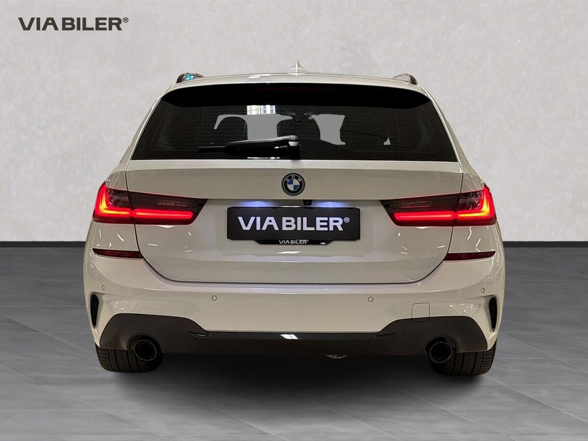 undefined BMW 330e fra 2022