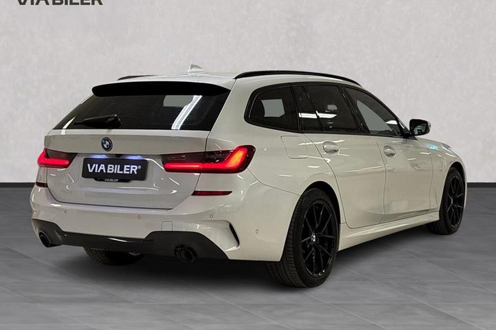 undefined BMW 330e fra 2022