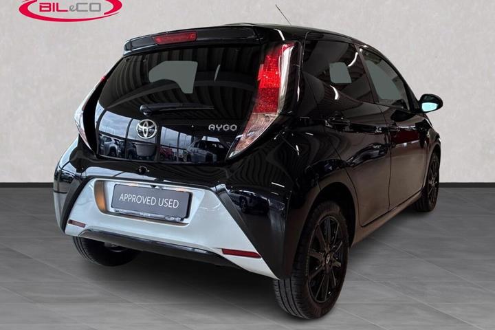 Sort Toyota Aygo fra 2016