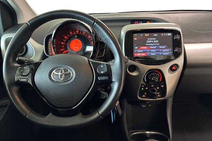 Sort Toyota Aygo fra 2016