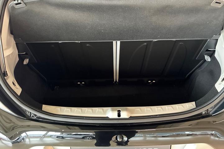 Sort Toyota Aygo fra 2016
