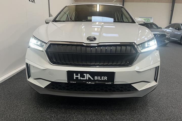 Hvid Skoda Enyaq fra 2021