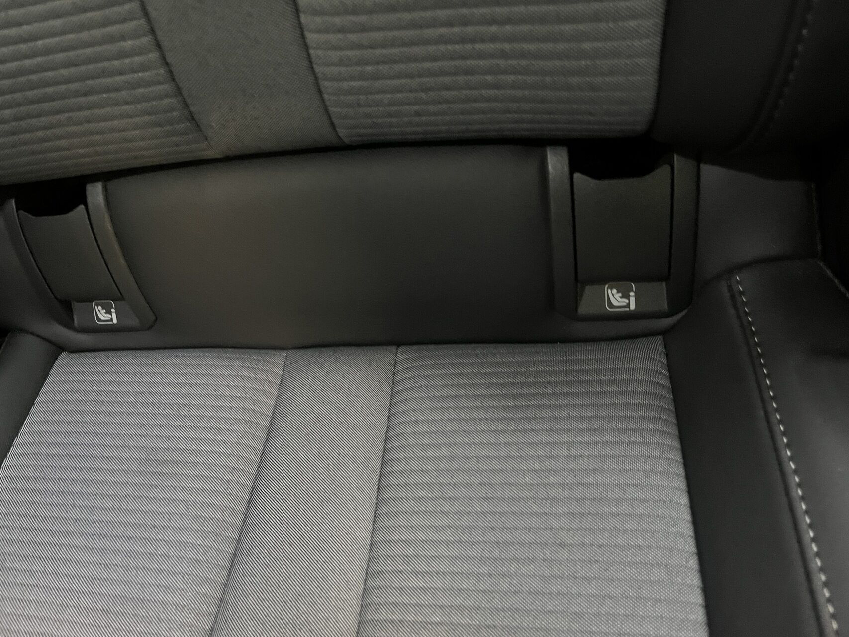 Hvid Skoda Enyaq fra 2021