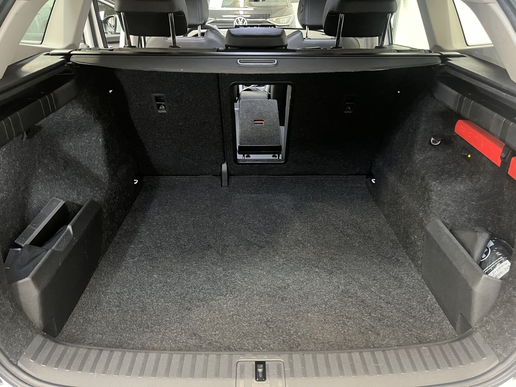 Hvid Skoda Enyaq fra 2021