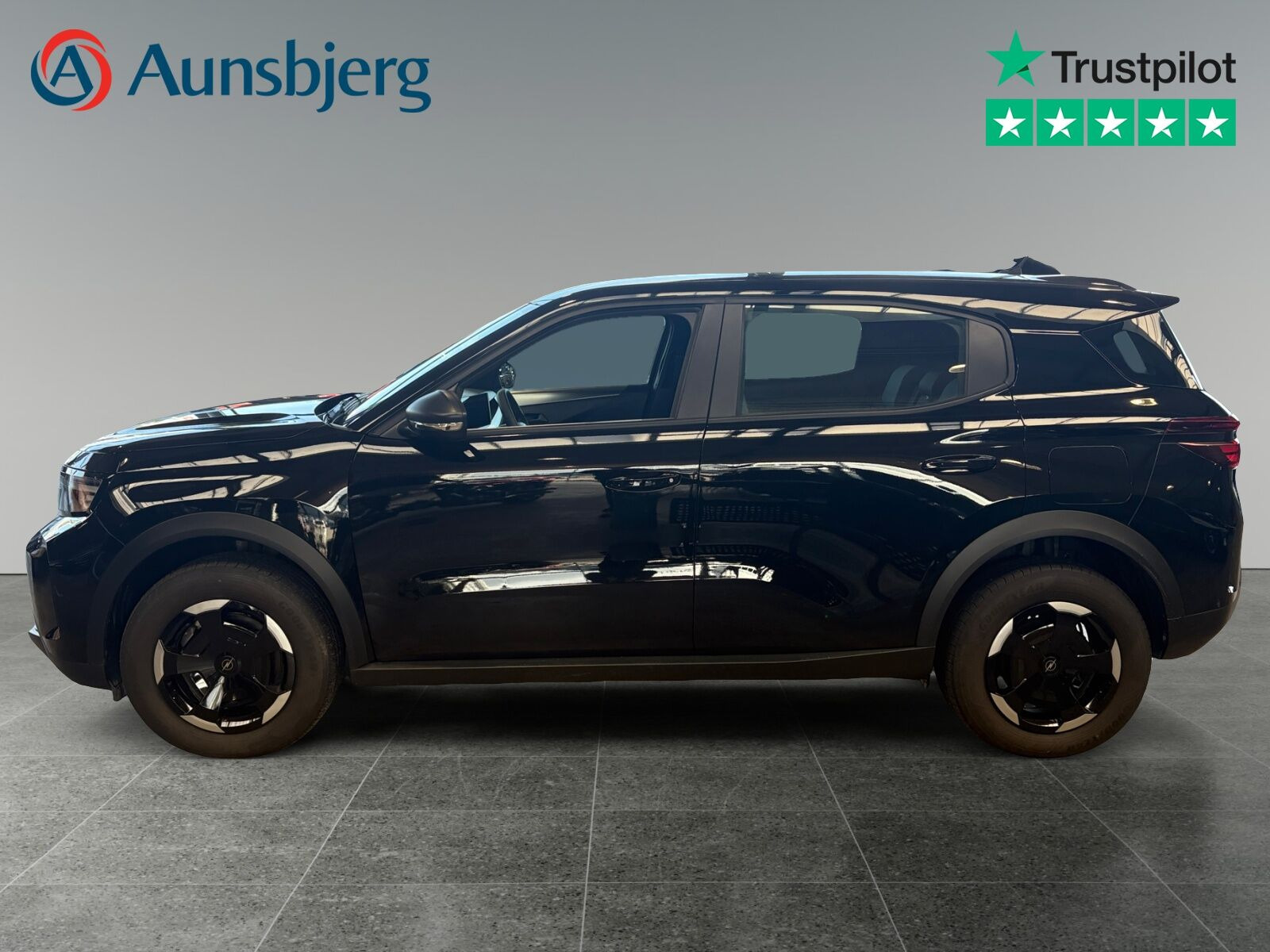 Sort Opel Frontera fra 2025