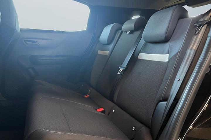 Sort Opel Frontera fra 2025