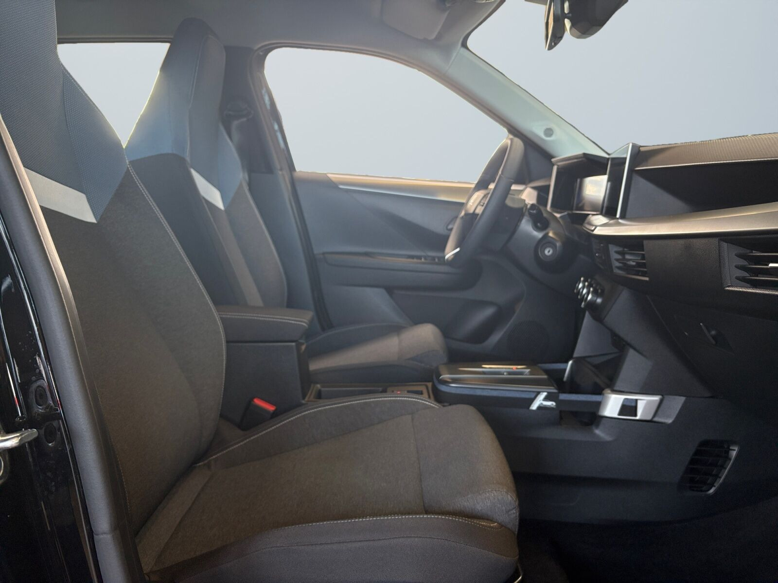 Sort Opel Frontera fra 2025