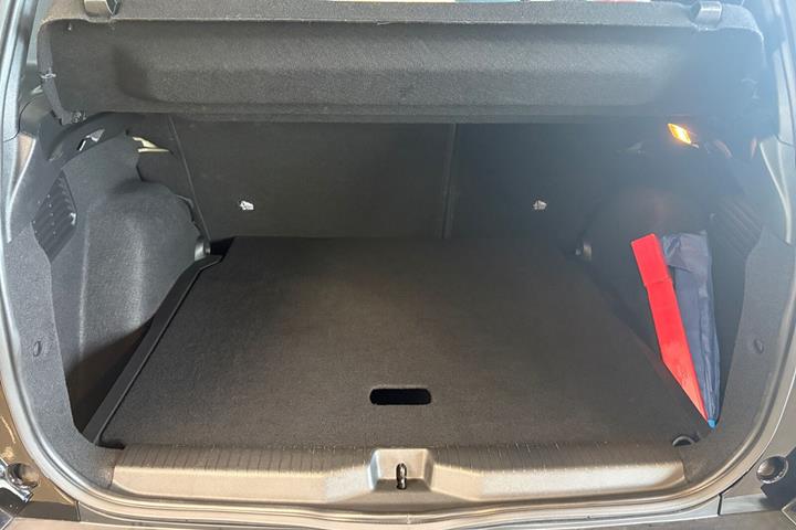 Sort Opel Frontera fra 2025