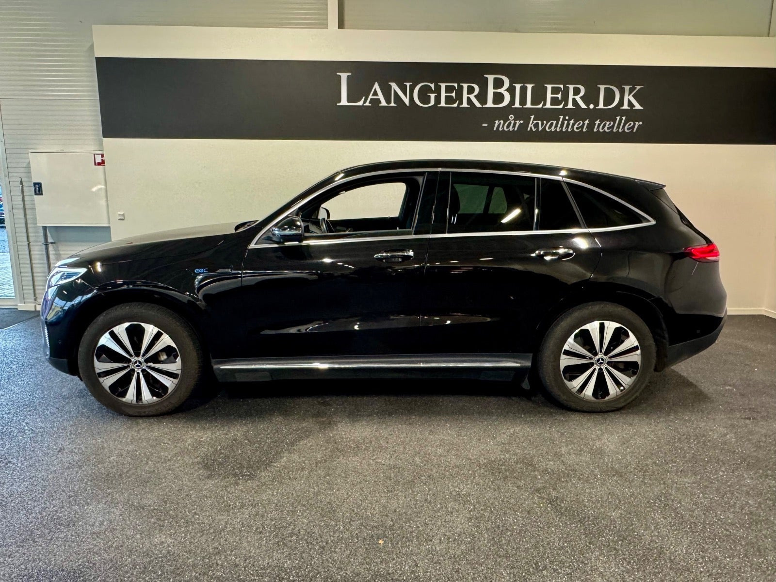 Sort Mercedes EQC400 fra 2020