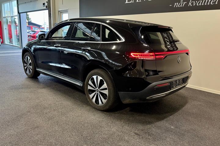 Sort Mercedes EQC400 fra 2020