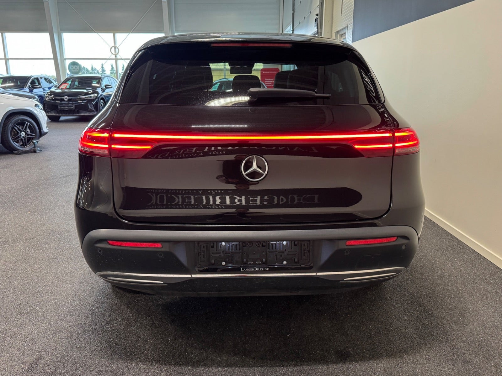 Sort Mercedes EQC400 fra 2020