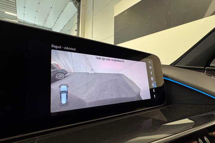 Sort Mercedes EQC400 fra 2020