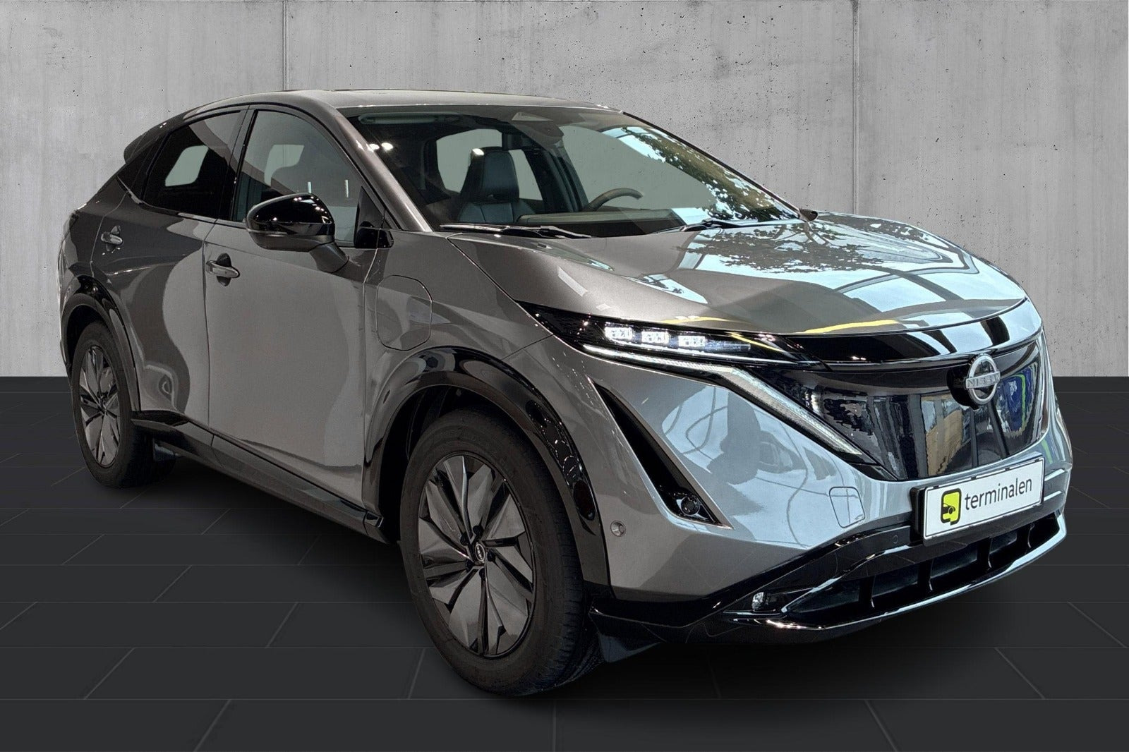 Grå Nissan Ariya fra 2025
