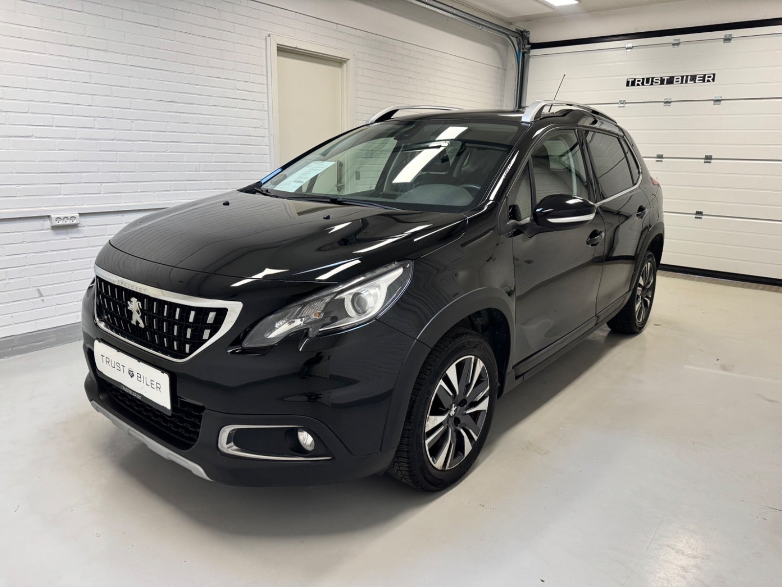Peugeot 2008 1,6 BlueHDi 100 Allure Sky