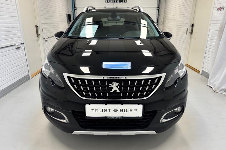 Sort Peugeot 2008 fra 2017