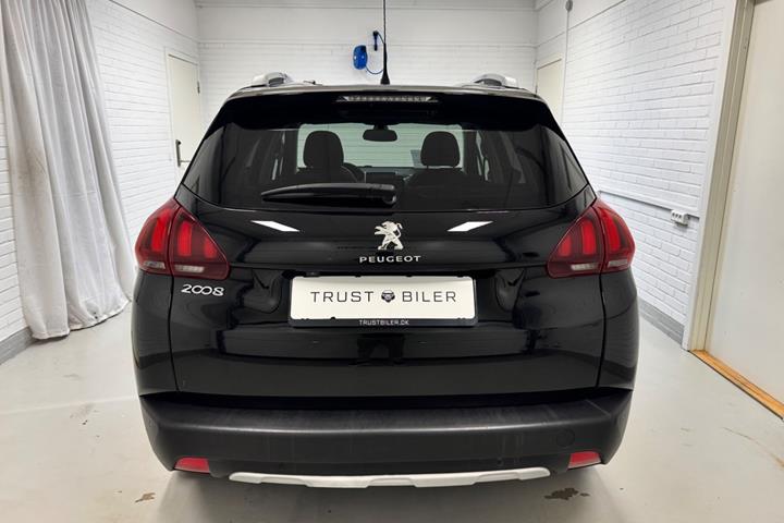 Sort Peugeot 2008 fra 2017