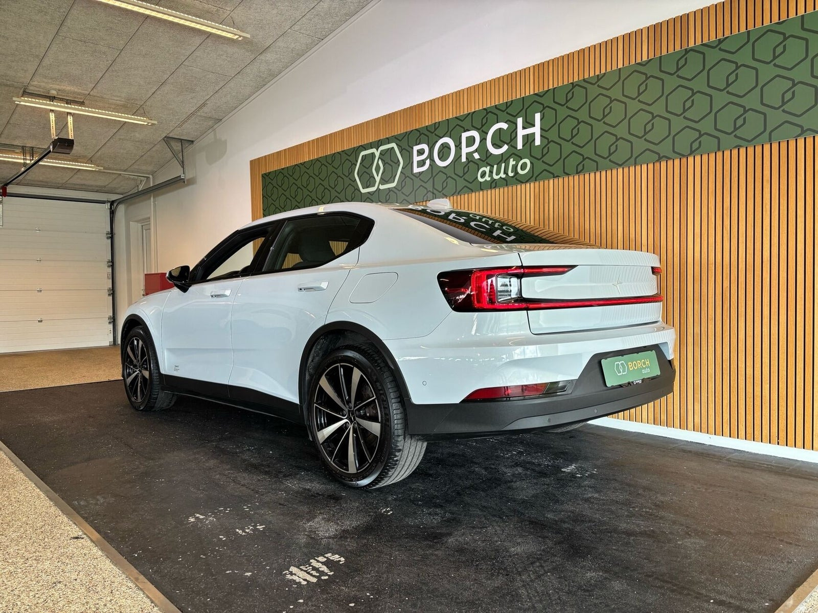 Grå Polestar 2 fra 2022