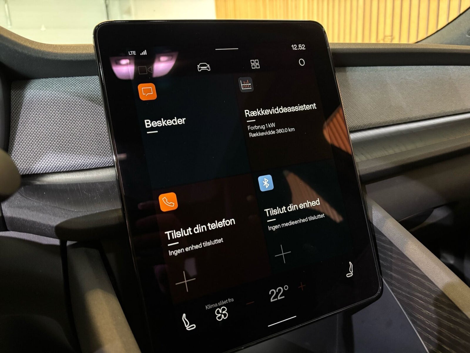 Grå Polestar 2 fra 2022