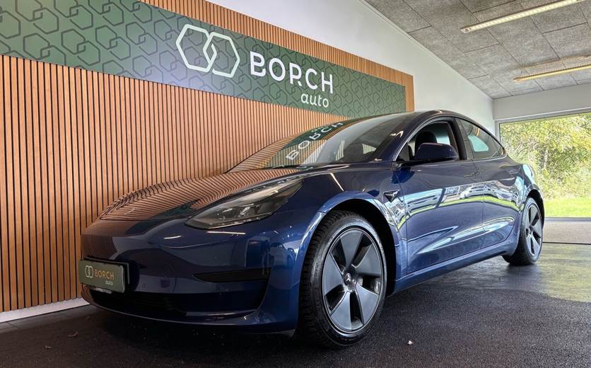Tesla Model 3 RWD