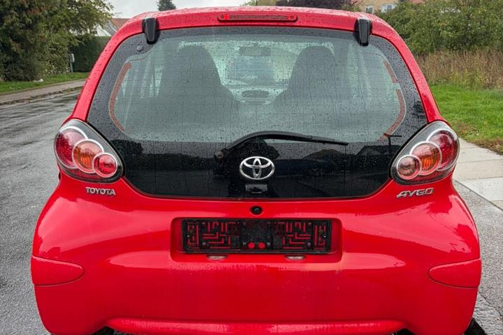 Grøn Toyota Aygo fra 2012